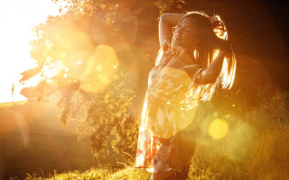 Woman dress grass wind flare - claire dalby free wallpaper