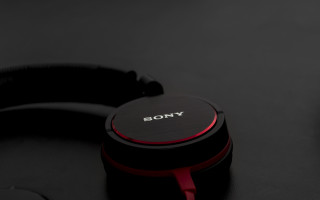 Sony headphones table remote minimalism - remote free wallpaper