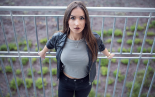 Woman fence serious model denim - arbeitsrat für kunst free wallpaper