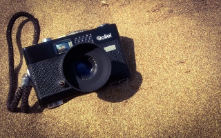 Camera lens ground tiltshift grain - a cord free wallpaper