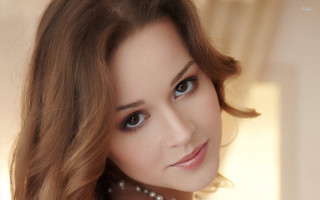 Woman long hair pearls necklace 2 - free portrait wallpaper for desktop