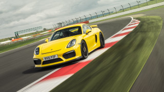 Yellow sports car track cloud - a track free wallpaper