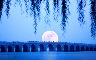 Full moon bridge arches people - arch free wallpaper