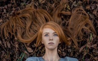 Red haired woman blowing wind - figurativism free wallpaper