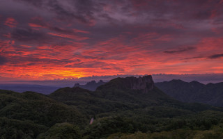 Sunset mountain range red sky 4 - a few cloud above free wallpaper