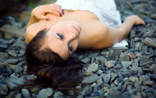 Woman rocks blowing hair portrait - anka zhuravleva free wallpaper for desktop