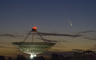Large satellite dish red light - red light free wallpaper