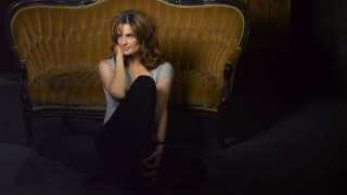 Woman couch dark room flemish - a lamp free wallpaper for desktop