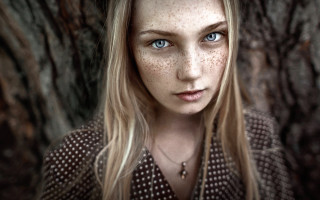 Freckles blonde haired woman outdoors - freckle free wallpaper for desktop