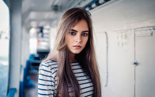 Train car portrait eszter mattioni - a train car free wallpaper