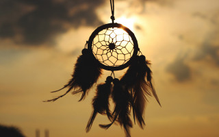 Dream catcher sunset blurry gradient - feather free wallpaper