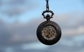 Black pocket watch chain sky - a chain free wallpaper