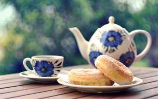 Doughnuts teapot outdoor trees photorealism - blue flower free wallpaper