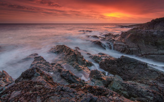 Rocky beach red sunset matte - sunset time free wallpaper