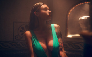 Tattooed woman green dress mirror - wet free wallpaper for desktop