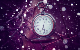 Clock tree snow falling purple - a tree in the snow free wallpaper