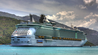 Cruise ship mountains clouds cityscape - art green free wallpaper