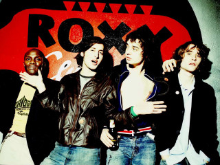 Young men group roxy sign - young man free wallpaper