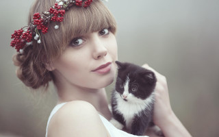 Woman cat flower bird portrait - her hair and a flower free wallpaper