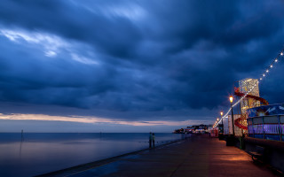 Pier ferris wheel night cloudy - alan sutherland free wallpaper