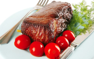 Meat tomatoes plate fork knife 2 - a piece of meat free wallpaper