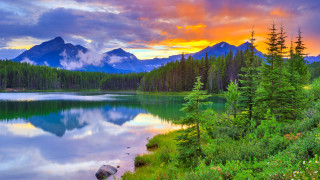 Sunset mountain lake forest horizon - a beautiful sunset over a mountain lake free wallpaper