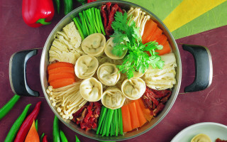 Pasta vegetables sauces table spoon - cao zhibai free wallpaper