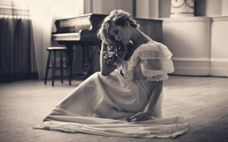 Woman dress piano blackandwhite fashion - anka zhuravleva free wallpaper
