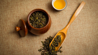 Wooden spoon tea cup fence - product photography free wallpaper