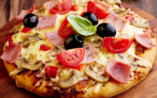 Pizza olives tomatoes mushrooms ham 2 - mushroom free wallpaper