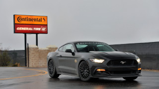 Gray mustang restaurant rainy cobra - a rainy day free wallpaper