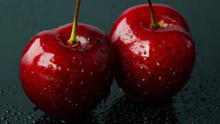 Red apples water droplets black - a yellow tip free wallpaper