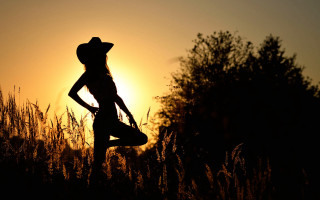 Woman hat field sunset backlighting - a woman in a hat free wallpaper for desktop