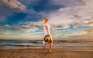 Woman white dress hat beach 2 - portrait photography free wallpaper