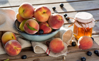 Peaches honey blueberries still life - the table free wallpaper for desktop