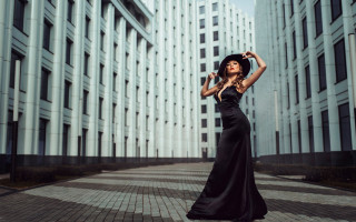 Woman black dress hat city - art deco free wallpaper for desktop