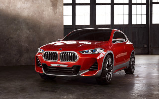 Red bmw suv garage window - ue 5 free wallpaper