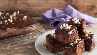 Chocolate cake nuts cooling rack - nuts free wallpaper
