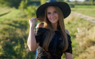 Elina karimova portrait blonde hat - a woman in a hat free wallpaper for desktop