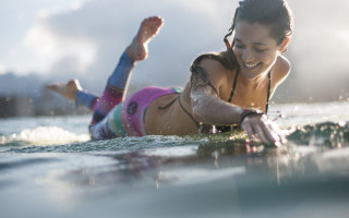 Holographic beach surfboard woman bikini - her foot free wallpaper