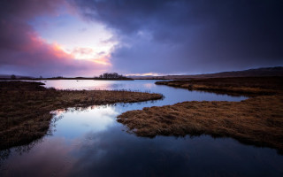 River green hill house cloudy - flora macdonald reid free wallpaper