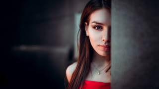 Elina karimova portrait brown eyes 2 - her eye free wallpaper