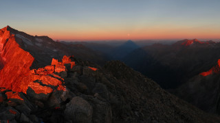 Mountain red light rocks orange - red light free wallpaper