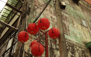 Red lanterns street light building - dong yuan free wallpaper