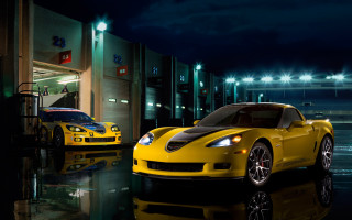 Yellow sports car night reflection - a reflection free wallpaper