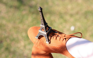 Feet eiffel metal grassy surrealist - free bird wallpaper