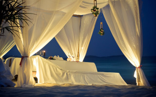 Beach night neo romantic bed - romantic free wallpaper