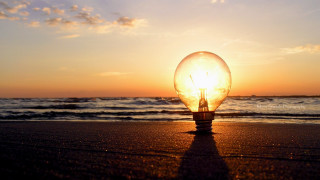 Lightbulb beach sunset ocean ambient - free light wallpaper