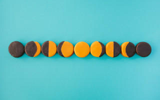 Cookies colorful frosting symmetrical blue - a green border free wallpaper for desktop