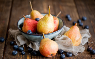 Bowl of fruit blueberries pears 2 - a cloth free wallpaper